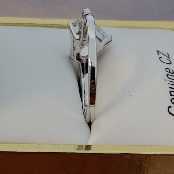 Sterling Silver CZ Heart Ring - Picture 6 of 9